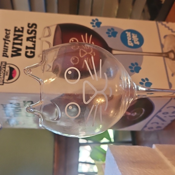 Purrfect Wine Glass & Corkscrew - Picture 3 of 8